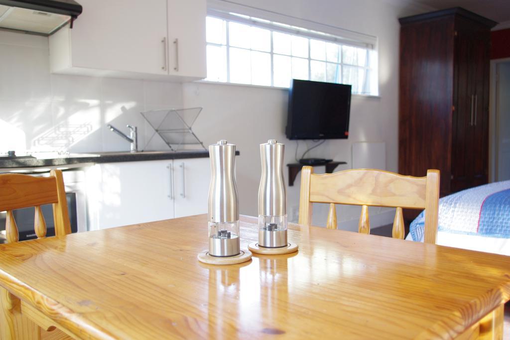 Pepper Tree Guest House Rivonia Сандтън Екстериор снимка