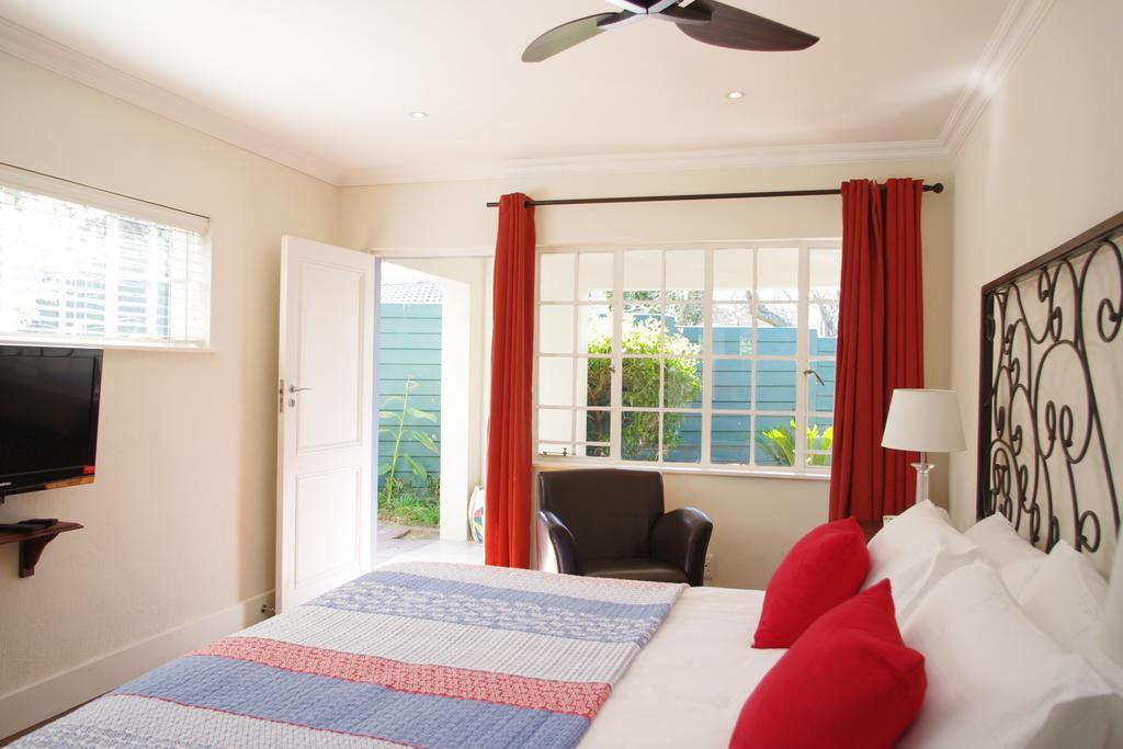 Pepper Tree Guest House Rivonia Сандтън Екстериор снимка